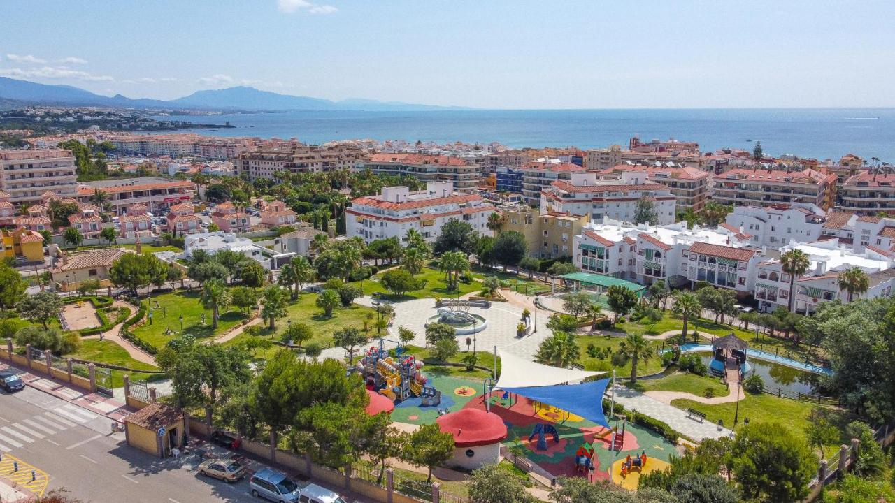 Апартаменты 11 Modern Apt With Sea Views, Two Poolareas, Close To Parks & Beaches Манилва Экстерьер фото